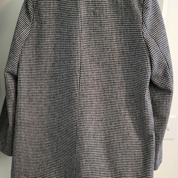 Clothes - Picture 2 of 3